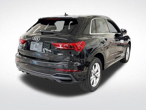 2025 Audi Q3 45 S line Premium