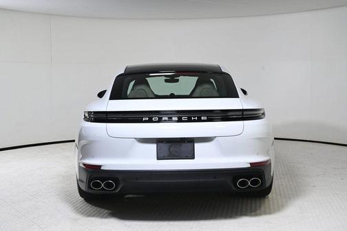 2026 Porsche Panamera RWD