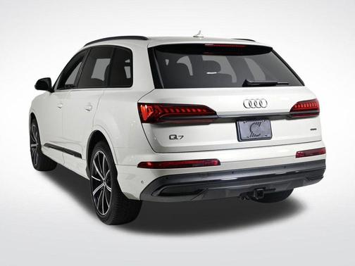 2024 Audi Q7 55 Premium Plus