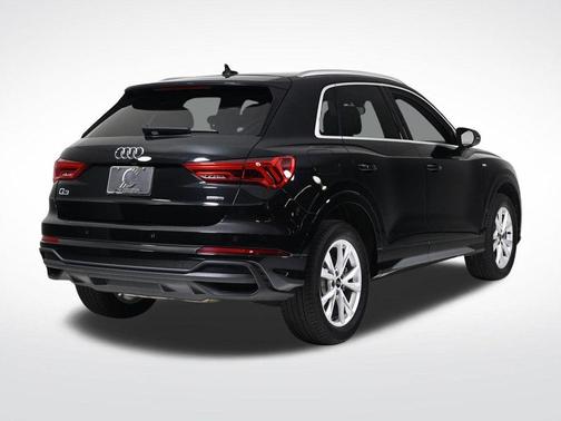2024 Audi Q3 45 S line Premium