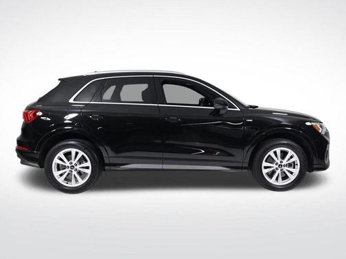 2024 Audi Q3 45 S line Premium