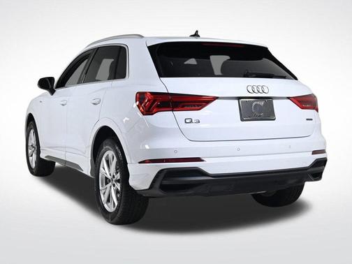 2024 Audi Q3 45 S line Premium