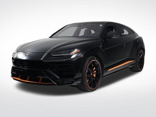 2022 Lamborghini Urus Base
