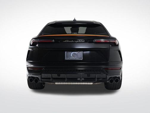 2022 Lamborghini Urus Base