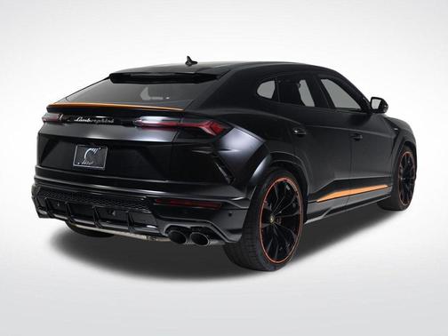 2022 Lamborghini Urus Base