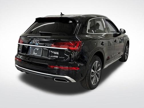 2025 Audi Q5 45 S line quattro Premium
