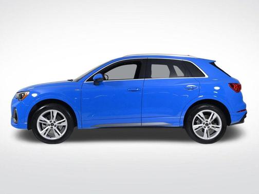 2022 Audi Q3 45 S line Premium