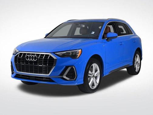 2022 Audi Q3 45 S line Premium