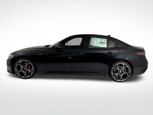 2025 Alfa Romeo Giulia Base