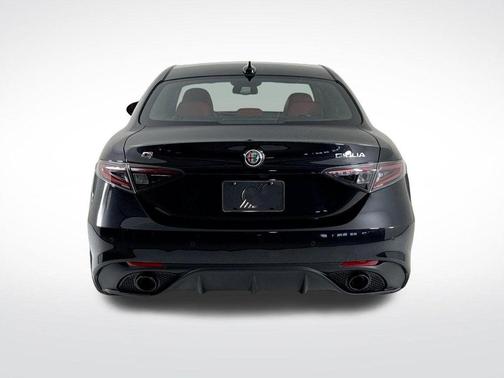 2025 Alfa Romeo Giulia Base