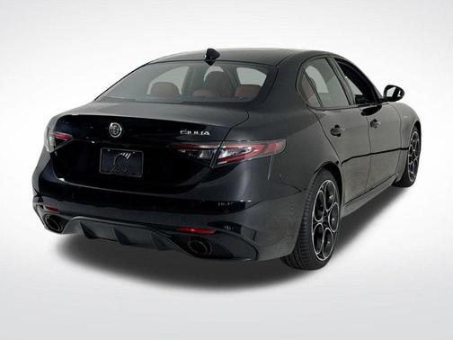 2025 Alfa Romeo Giulia Base