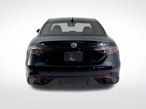 2025 Alfa Romeo Giulia Base