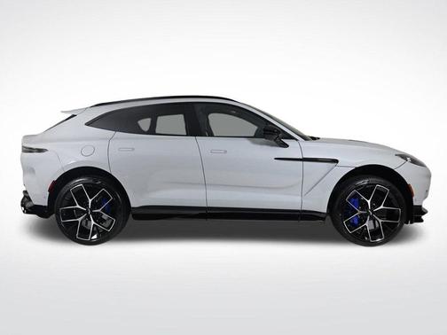 2025 Aston Martin DBX 707