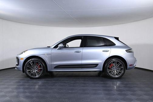 Dolomite Silver Metallic 2026 Porsche Macan S