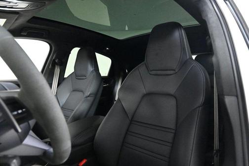 2025 Porsche Cayenne Turbo