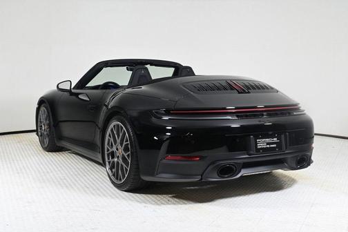 2025 Porsche 911 Carrera
