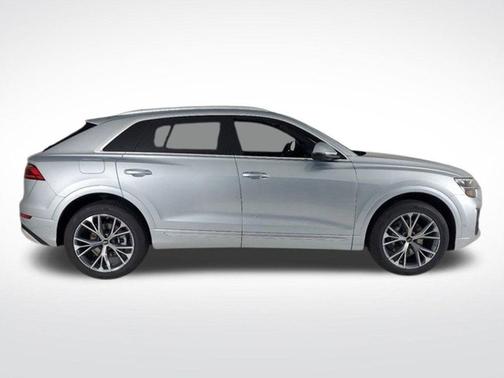 2025 Audi Q8 Premium