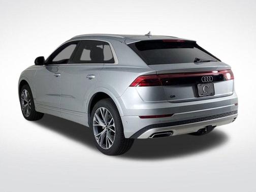 2025 Audi Q8 Premium