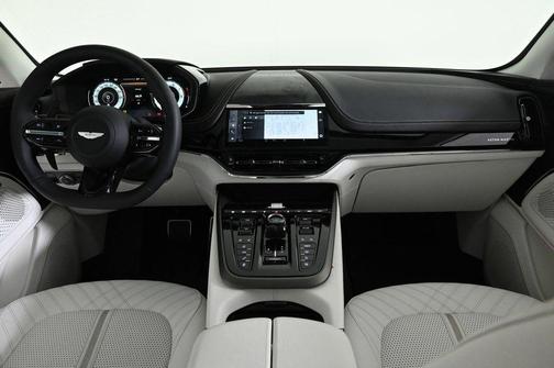 2025 Aston Martin DBX 707