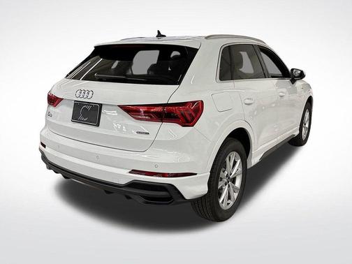 2025 Audi Q3 45 S line Premium