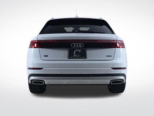 2025 Audi Q8 Premium