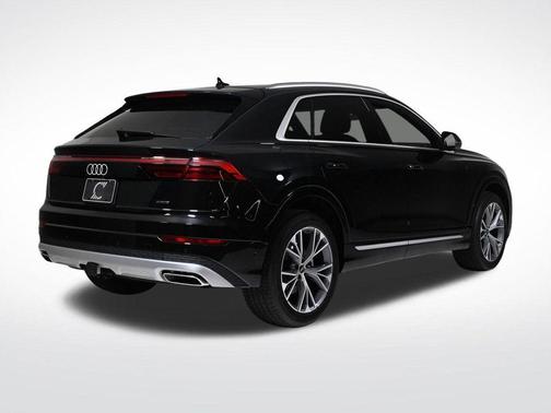 2025 Audi Q8 Premium