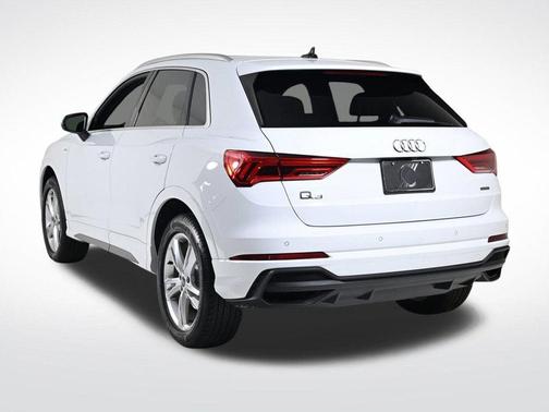 2024 Audi Q3 45 S line Premium