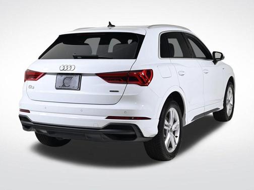 2024 Audi Q3 45 S line Premium