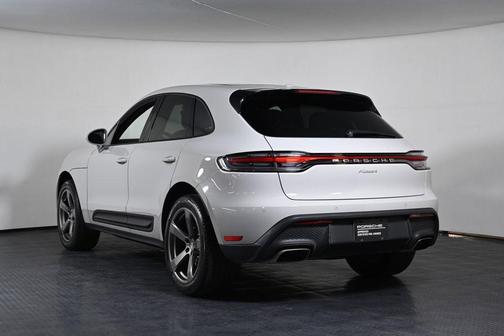 Chalk 2023 Porsche Macan Base