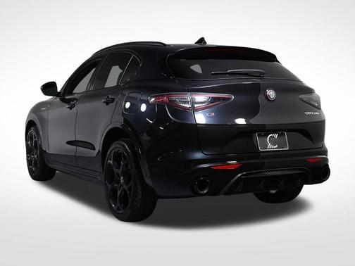 Vulcano Black Metallic 2025 Alfa Romeo Stelvio Base