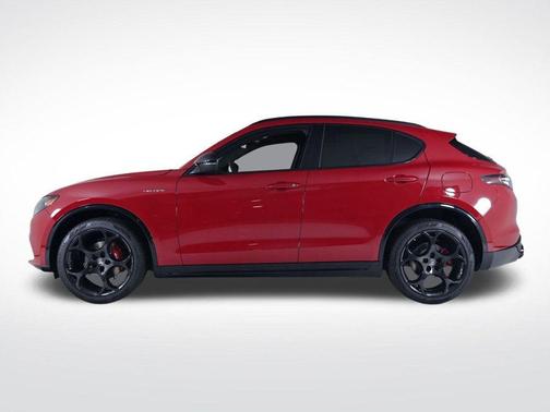 2025 Alfa Romeo Stelvio Base