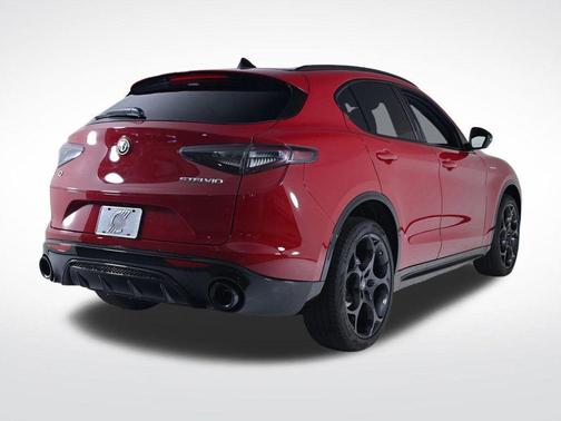 2025 Alfa Romeo Stelvio Base