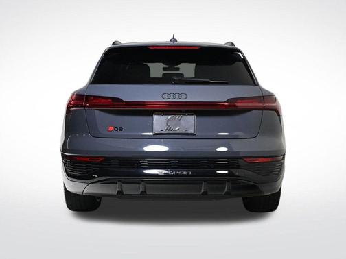 2024 Audi Q8 e-tron Premium