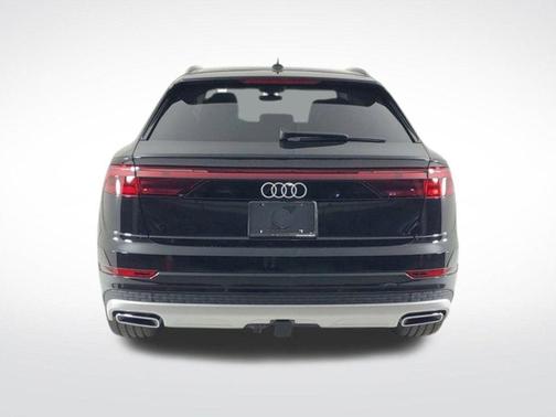 2025 Audi Q8 Premium Plus