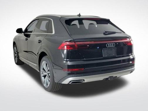 2025 Audi Q8 Premium Plus