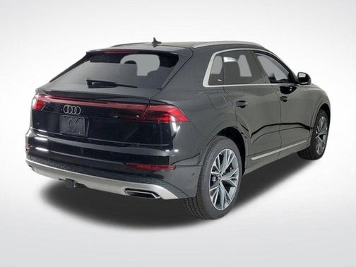 2025 Audi Q8 Premium Plus