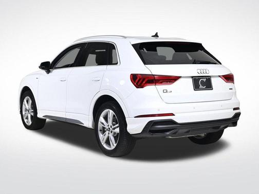 2023 Audi Q3 45 S line Premium