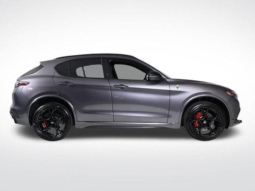 2024 Alfa Romeo Stelvio Quadrifoglio