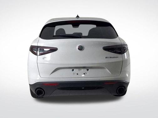 2025 Alfa Romeo Stelvio Base