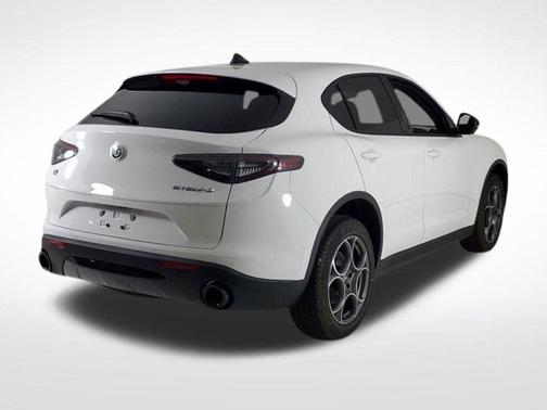 2025 Alfa Romeo Stelvio Base