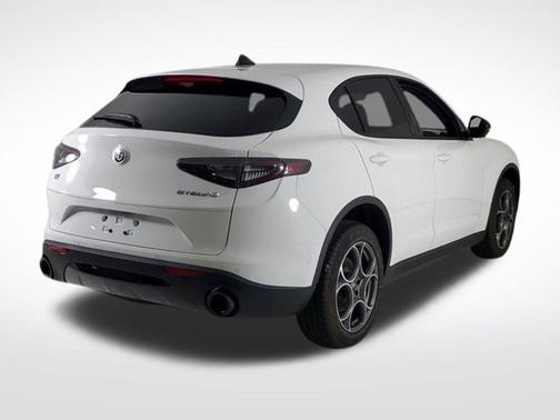 2025 Alfa Romeo Stelvio Base
