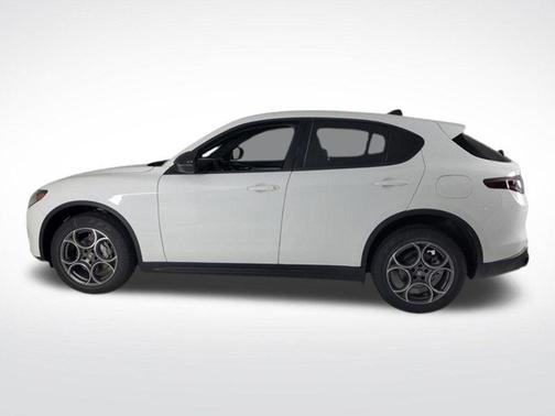 2025 Alfa Romeo Stelvio Base