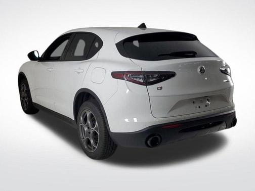 2025 Alfa Romeo Stelvio Base
