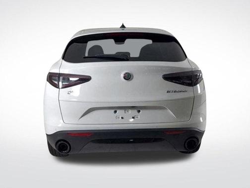 2025 Alfa Romeo Stelvio Base