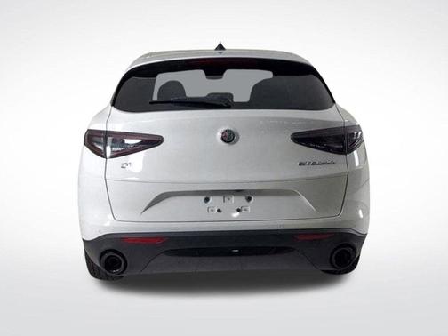 2025 Alfa Romeo Stelvio Base