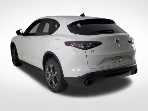2025 Alfa Romeo Stelvio Base