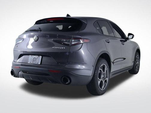2025 Alfa Romeo Stelvio Base