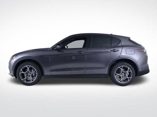 2025 Alfa Romeo Stelvio Base