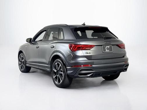 Daytona Gray Pearl Effect 2025 Audi Q3 45 S line Premium