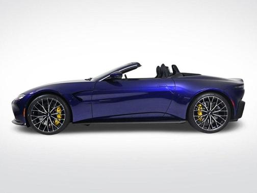 2022 Aston Martin Vantage Base